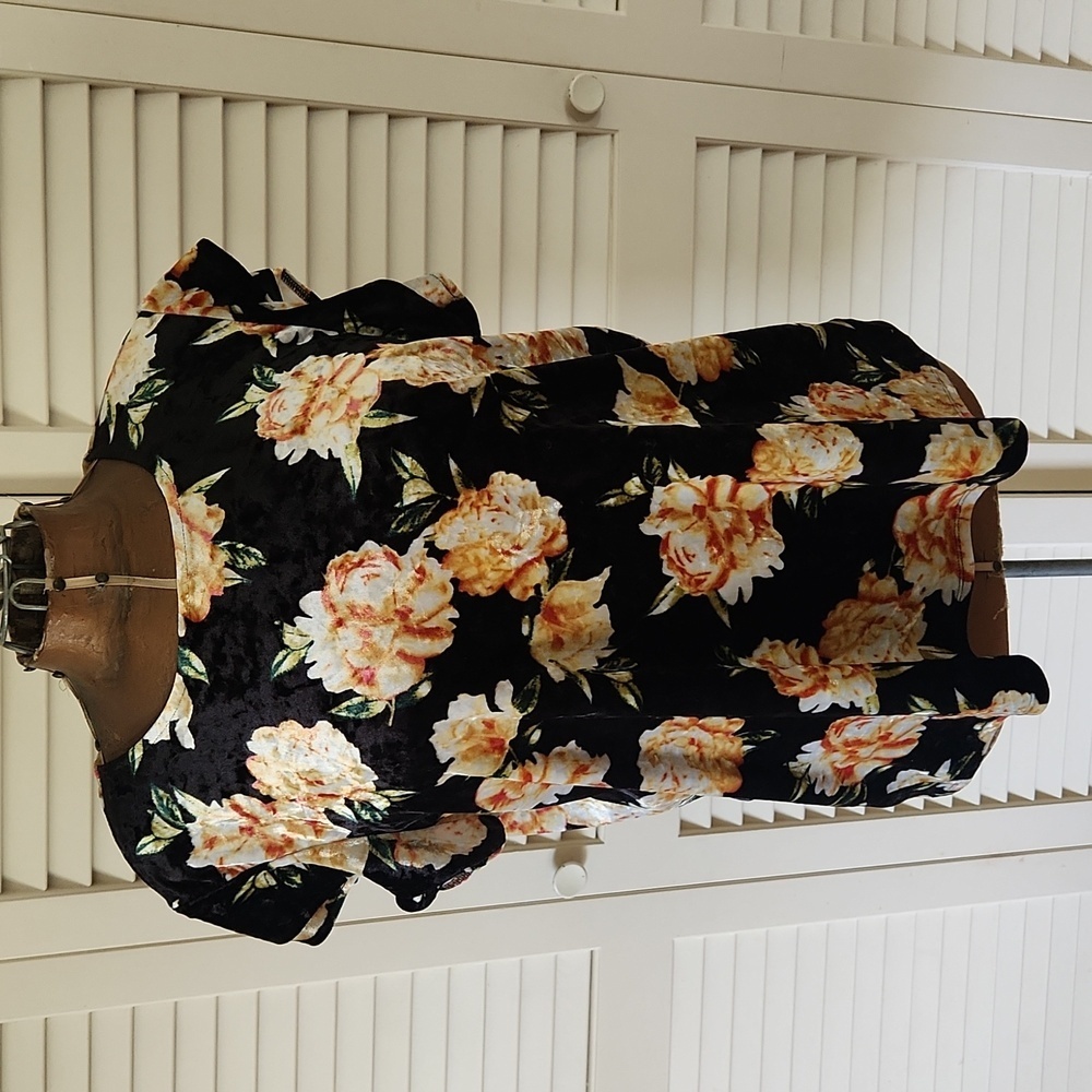 a.n.a Velvet Roses Ruffle Sleeve blouse xl Black and Orange